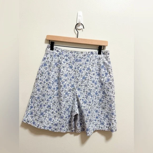 Vintage 60s 80s high rise pleated floral Bermuda shorts blue white cottagecore - Picture 7 of 10